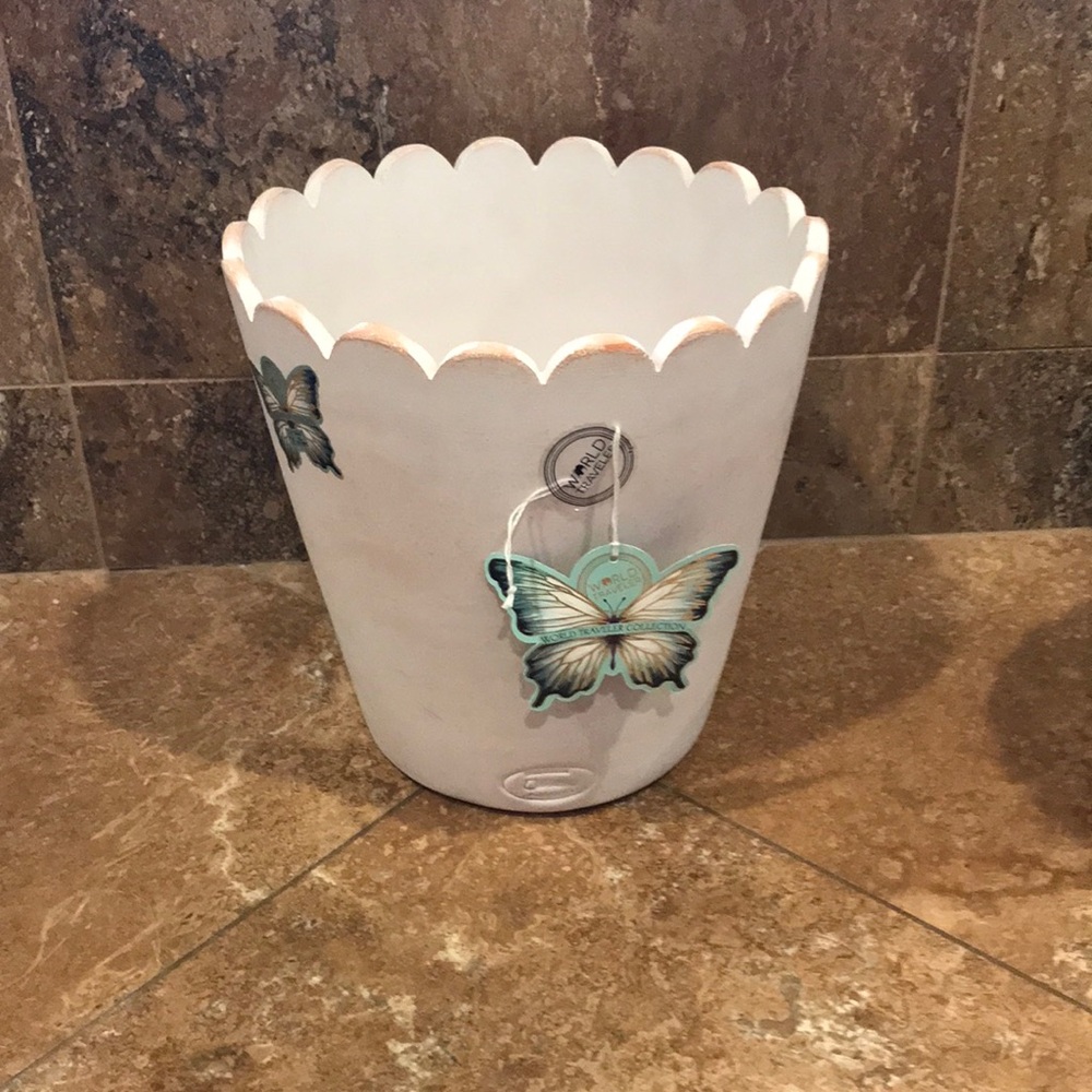 Norterra Portugal Pottery Scalloped Planter